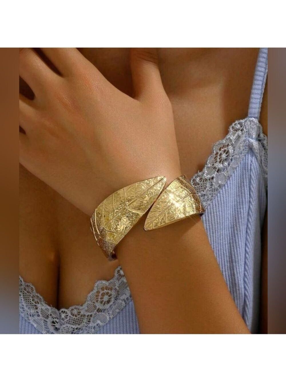 Gold-colored Tree Leaf Patterned Open Bangle NWOT 2 1/2